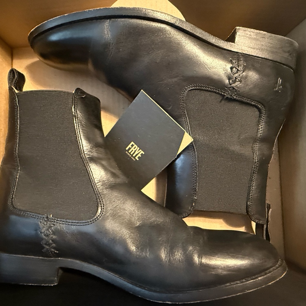 Frye women’s boot (Melissa) black 9.5 perfect condition